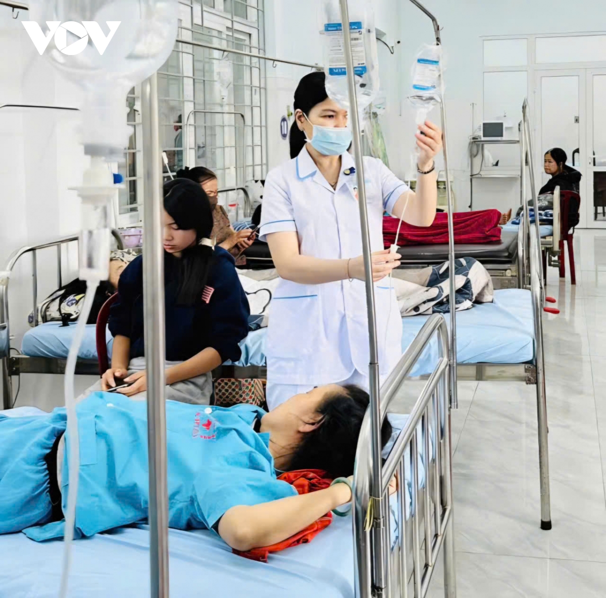 Hành chục người ở Đắk Lắk nhập viện cấp cứu sau khi ăn bánh mì